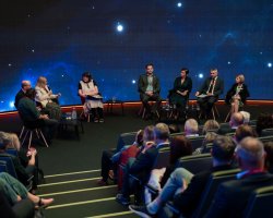 oslava v Planetariu
